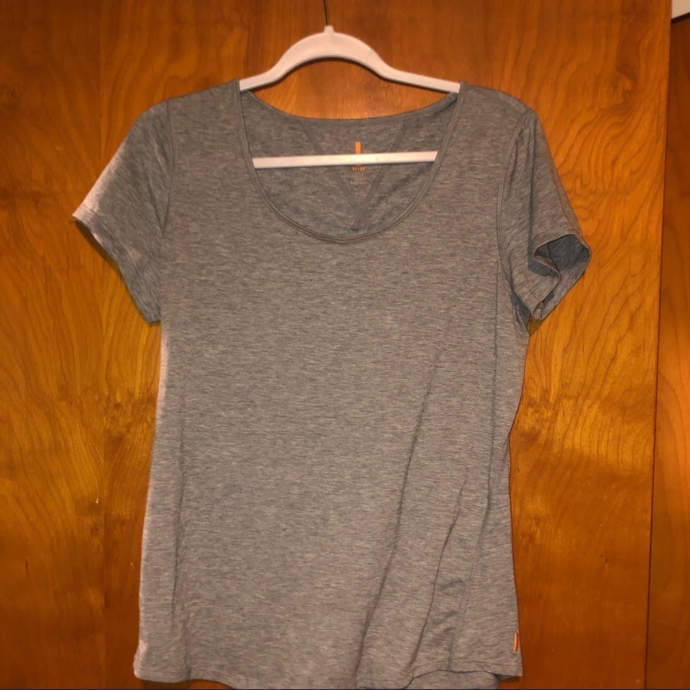 Lucy gray tshirt stretch workout tee size M